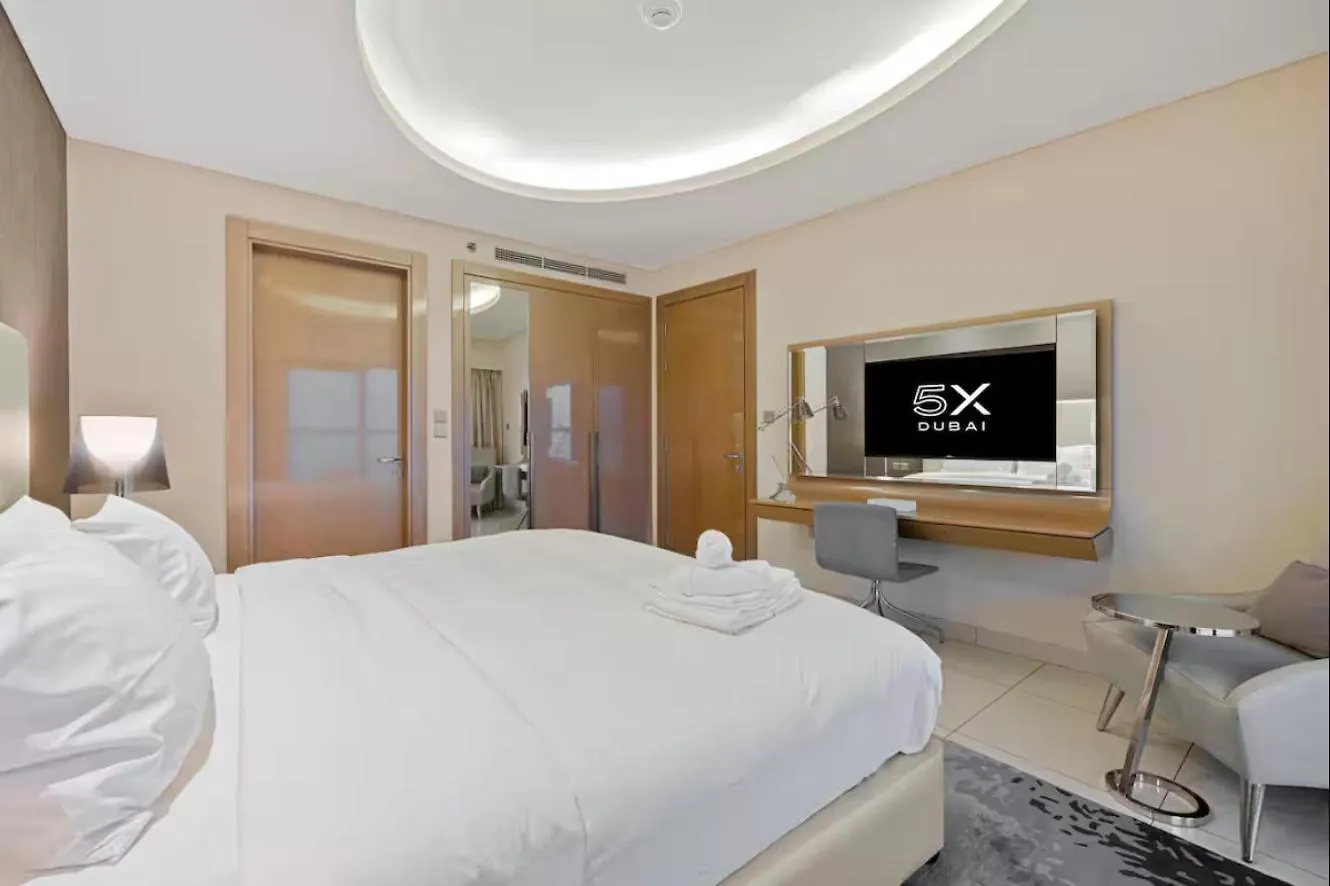 Fivex Paramount 1Br Sky Suite 두바이 0*,  아랍에미리트