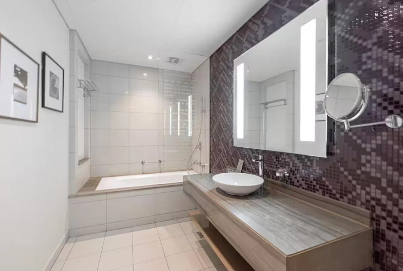 Fivex Paramount 1Br Sky Suite Dubai Apartment