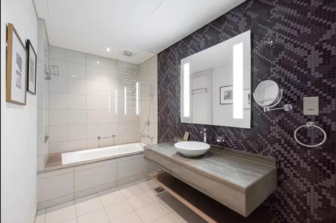 아파트 Fivex Paramount 1Br Sky Suite 두바이
